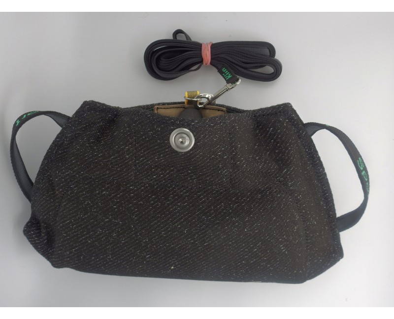 Perna profesionala de muscatura pentru dresaj canin