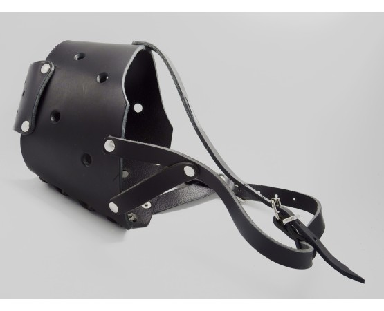 Botnita profesionala din piele naturala pentru BullTerrier