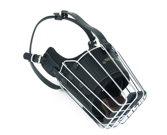 Botnita militara ciobanesc german prevazuta cu bite - bar