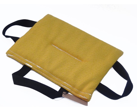 Perna de muscatura material francez YOGO Huspol pentru dresaj canin