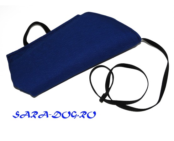 Maneca Puppy din material francez prevazuta cu lesa pentru dresaj canin