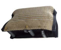Perna de muscatura din iuta prevazuta cu doua manere pentru dresaj canin 40 x 26 cm