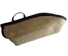 Maneca din iuta pentru dresaj canin .