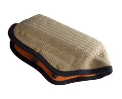 Maneca scurta din iuta prevazuta cu 3 manere interioare pentru dresaj canin .