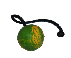 Minge din cauciuc natural Ø 6,5 cm prevazuta cu snur pentru dresaj canin