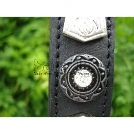 Zgarda de lux pentru caini din piele naturala si cristale Swarovski albe