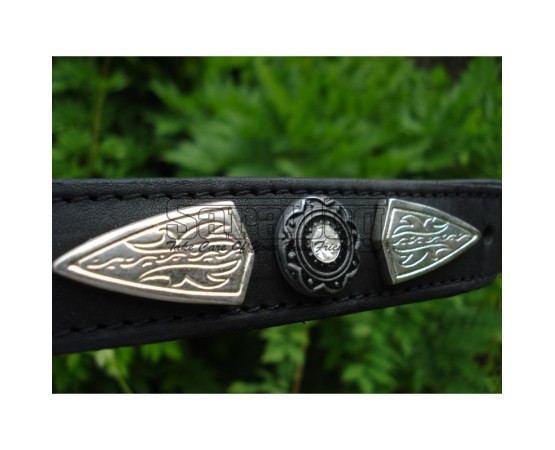 Zgarda de lux pentru caini din piele naturala si cristale Swarovski albe