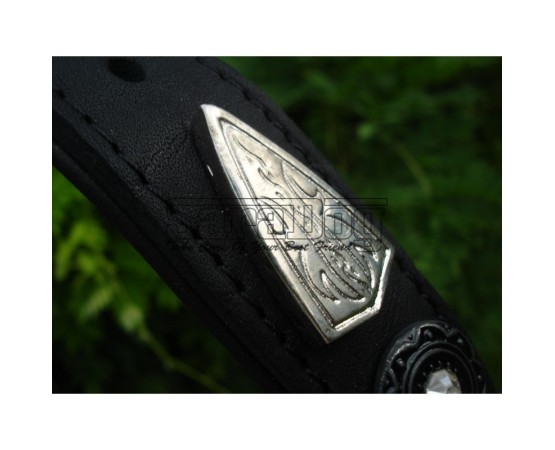 Zgarda de lux pentru caini din piele naturala si cristale Swarovski albe