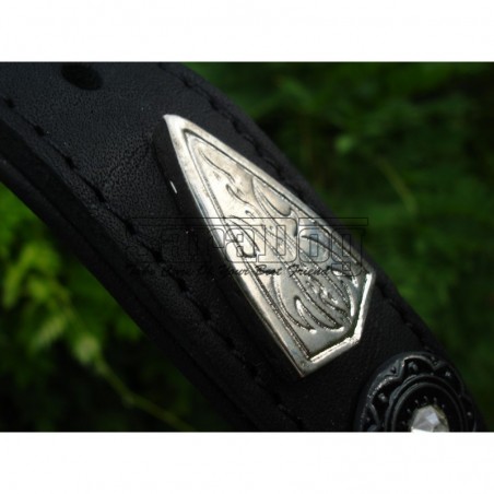 Zgarda de lux pentru caini din piele naturala si cristale Swarovski albe