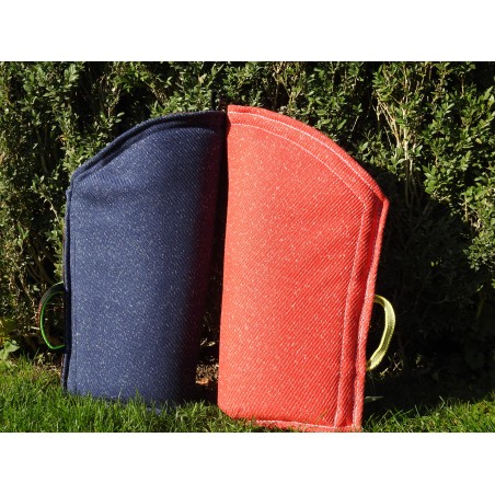 Maneca pentru dresaj canin , din material francez