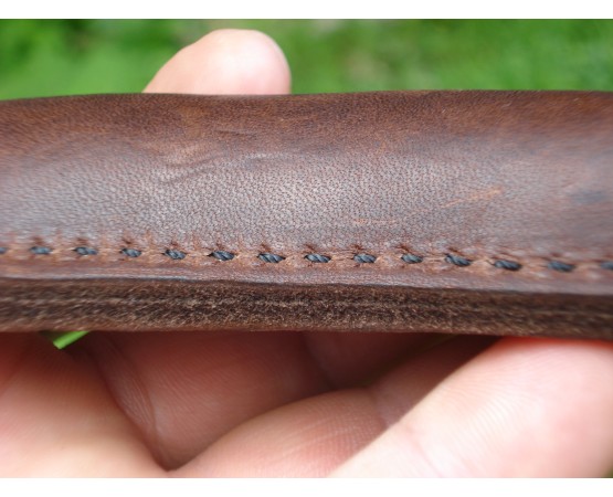 Saculet de muscatura ( tug ) pentru caini , din piele naturala 