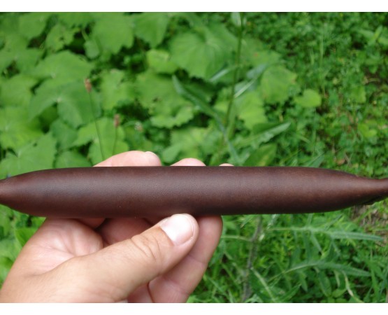 Saculet de muscatura ( tug ) pentru caini , din piele naturala 