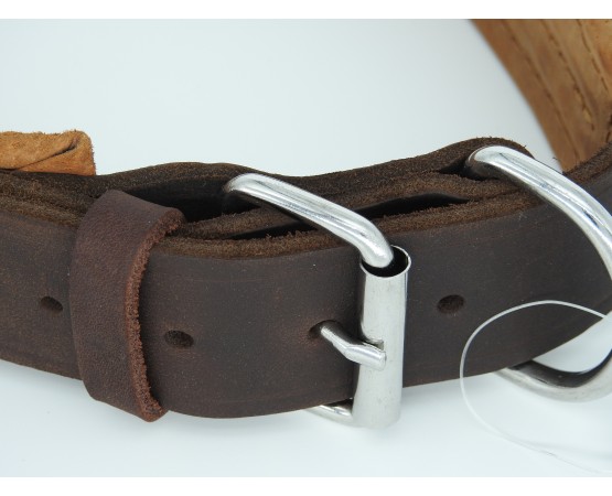 Zgarda lata pentru caini , din piele naturala fett si captusita cu piele moale 