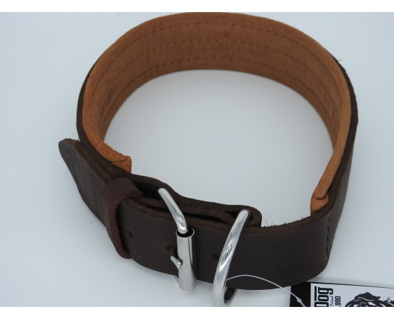 Zgarda lata pentru caini , din piele naturala fett si captusita cu piele moale 