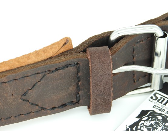 Zgarda lata pentru caini , din piele naturala fett si captusita cu piele moale 