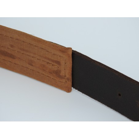 Zgarda lata pentru caini , din piele naturala fett si captusita cu piele moale 