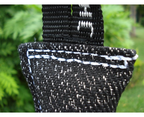 Saculet de muscatura ( tug ) pentru dresaj canin , din material francez