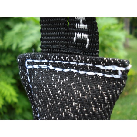 Saculet de muscatura ( tug ) pentru dresaj canin , din material francez