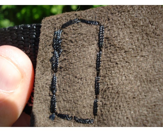 Tug din piele pentru caini