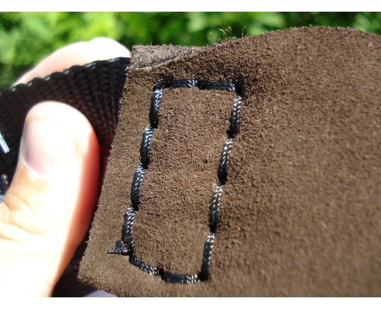 Tug din piele pentru caini