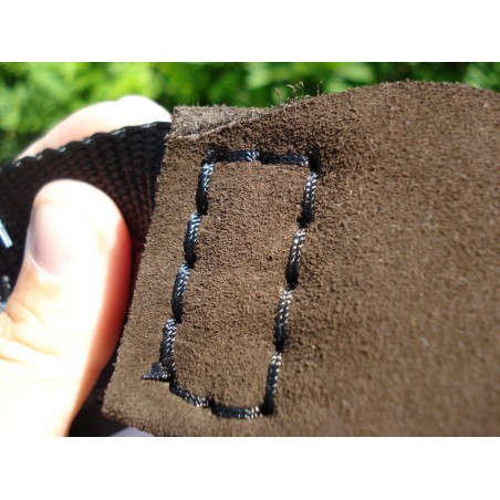 Tug din piele pentru caini