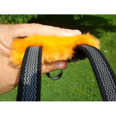 Tug din plus pentru caini , prevazut cu doua manere