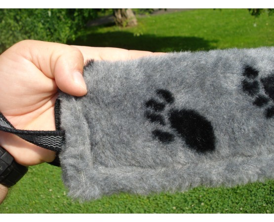 Tug din plus pentru caini , prevazut cu doua manere