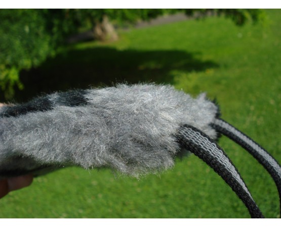 Tug din plus pentru caini , prevazut cu doua manere