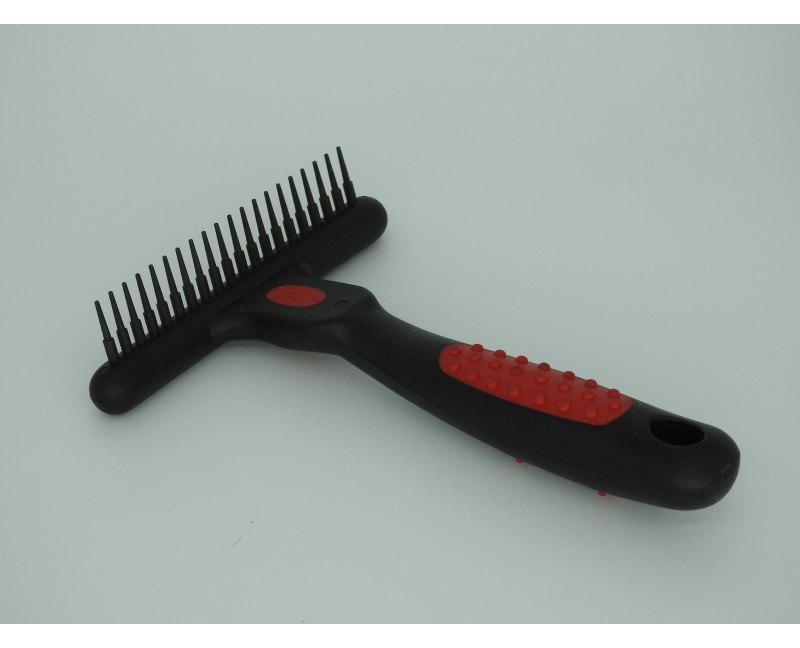 Perie tip tesala pentru caini