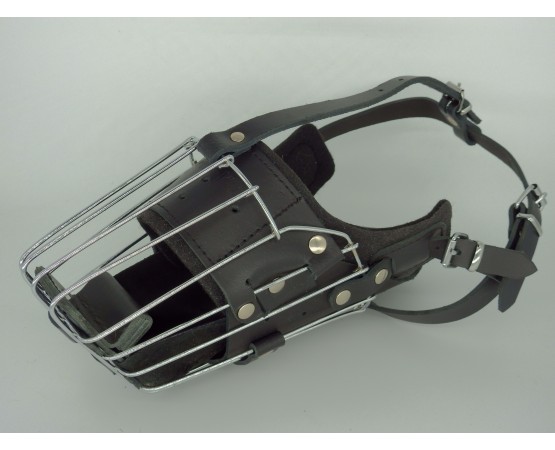 Botnita militara ciobanesc german prevazuta cu bite - bar