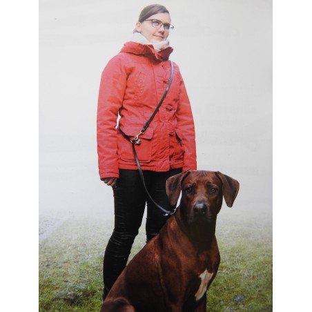 Lesa cu zgarda din piele pentru caini Hands Free