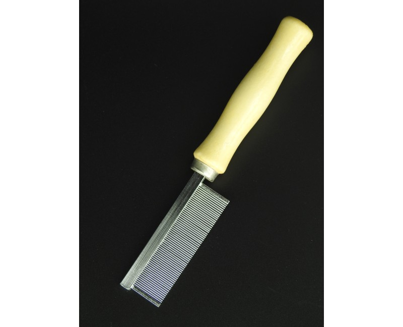 Pieptăn fin pentru caini