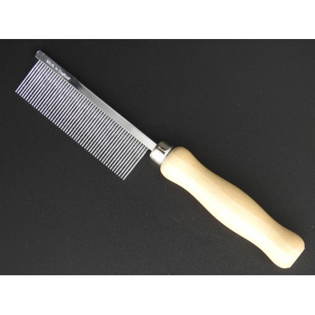 Pieptăn pentru caini cu par mediu